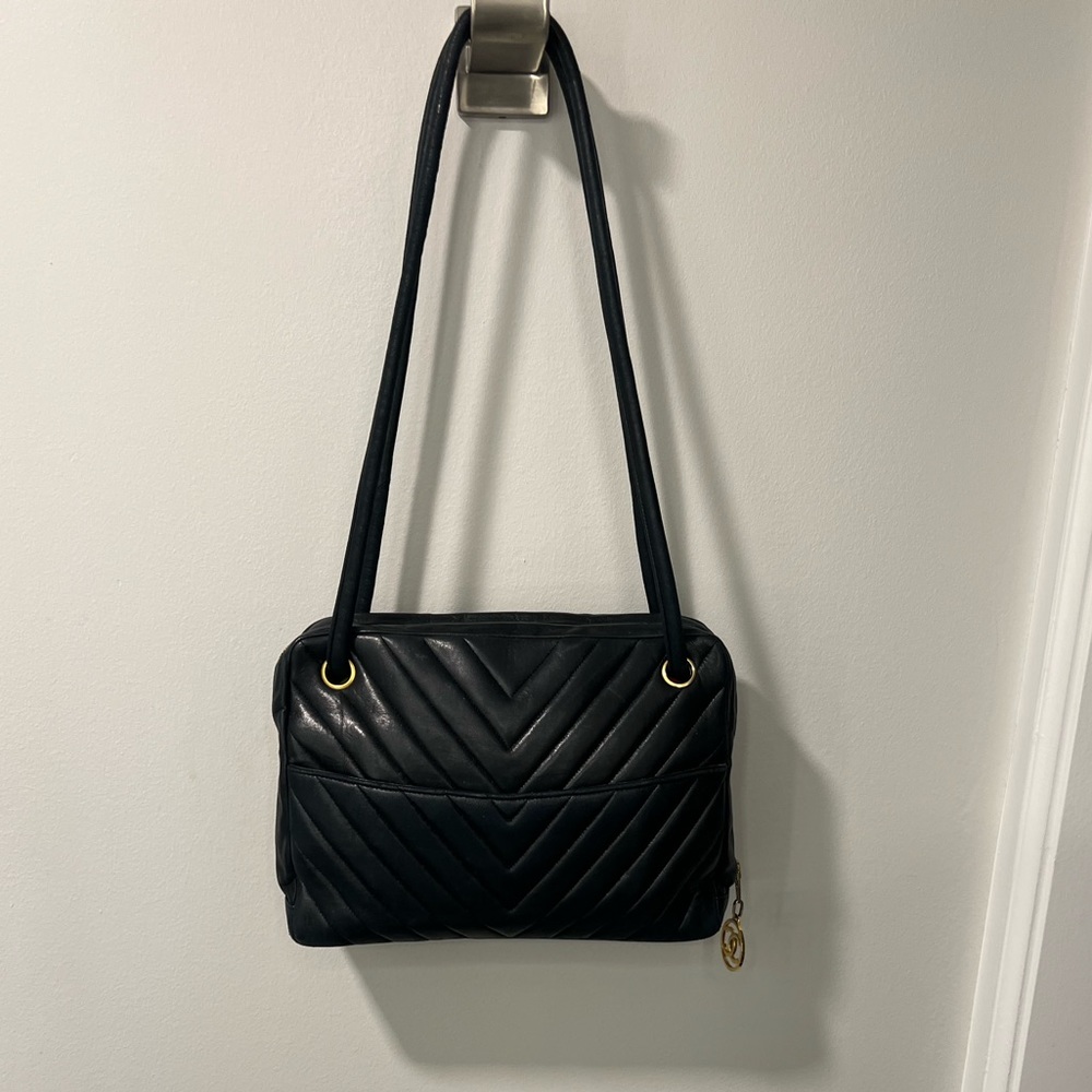 Vintage Chanel Bag. Price negotiable - Picture 3 of 5